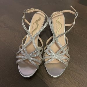 Silver heals size: 8.5